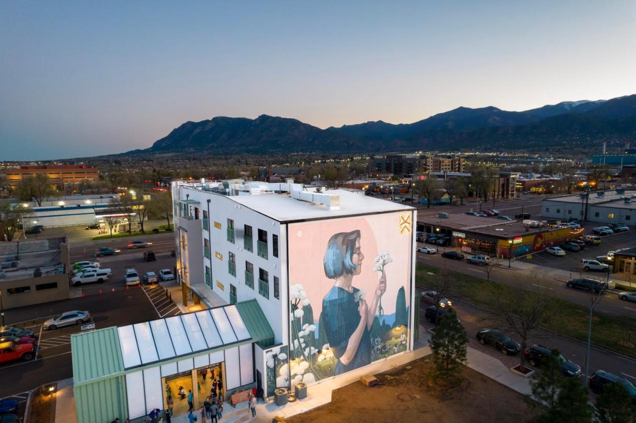Hotel Kinship Landing à Colorado Springs Extérieur photo
